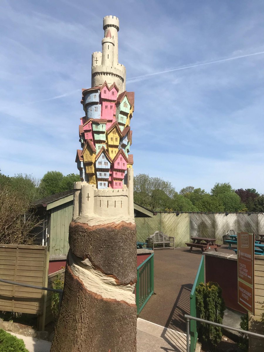 verytinytweets's tweet photo. Visit our amazing new fairy-tale tree. Carved over 5 days, it stretches 4 metres into the sky. #Devon #EnglishRiviera https://t.co/XTSkMo7Pgf