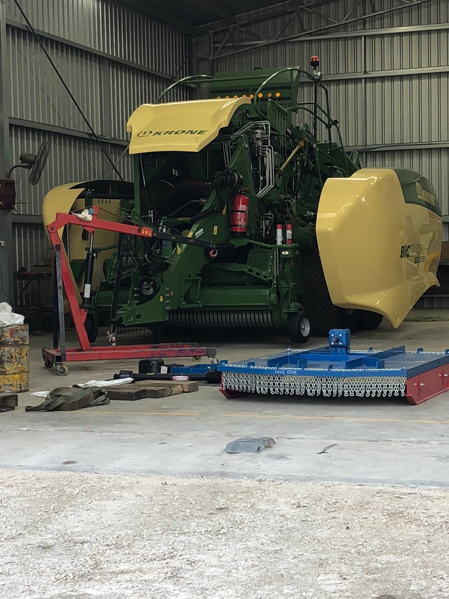 Is it possible to generate yield data  with outputs from a #krone 1290HDP, in the land of #johndeere > operations center? Leads, suggestions, answers, retweet’s appreciated. ⁦@PringlesCrouch⁩ ⁦<a href="/WSBDistributors/">WSB Distributors</a>⁩ ⁦<a href="/JKBreezyHillAg/">Jessica Koch</a>⁩