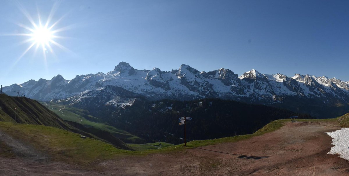 mongrandbo's tweet photo. #MondayMotivation : 🌞+ 🏞️ = 😎
#mongrandbo #legrandbornand #lundifleuri #LundiMotivation #savoiemontblanc #AnnecyMountains #IFeelIN https://t.co/GmrCu3KQVT