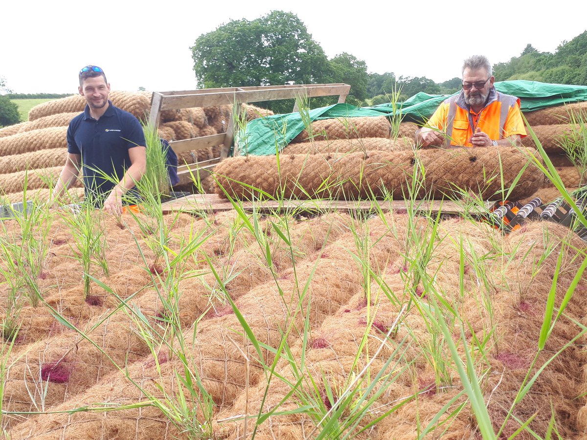 TerraquaES's tweet photo. Contract planting  500 number #coirrolls today - only another 200 to go now! #erosioncontrol #marginalplants https://t.co/eEHWzJiqCF