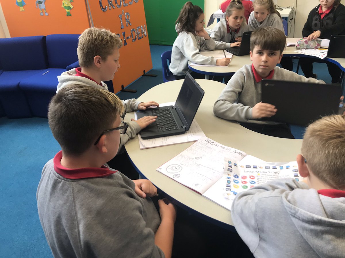 DanygraigP's tweet photo. Year 4 and 6 children have been enjoying their independent learning time in the challenge zone and digi-den this afernoon! #IndependentLearning #DYGPSciTech #DYGPDC https://t.co/2iaYwMDxRQ