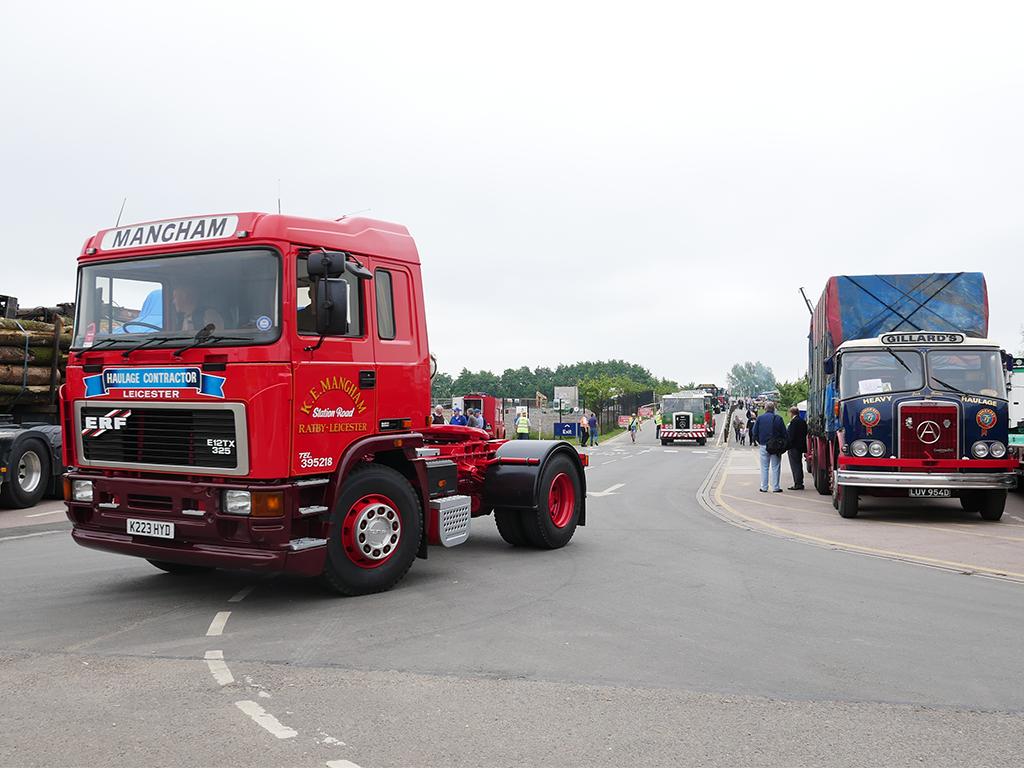 BMMuseum's tweet photo. The #Classic &amp; #Vintage #Commercial Show, supported by @SM_PJInsure, is on Sat &amp; Sun 10am-4pm.

See over 300 classic trucks &amp; vans plus autojumble stands &amp; an Indoor Model Show.

Book discounted tickets online at https://t.co/mBPKCcMrYv

#CVCShow #Museum #ClassicTruckShow https://t.co/V5WRTWYQqB