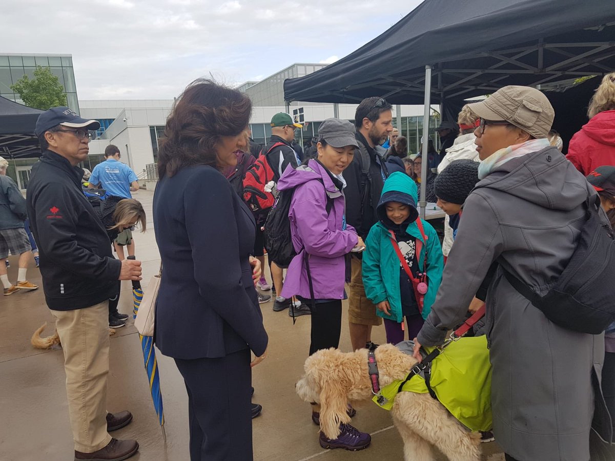 ninatangri's tweet photo. A very busy day yesterday at the 10th Annual #WalkforArthritis and visiting the Fo Guang Shan temple’s Multi Faith Peace Prayer in Meadowvale with @SenatorVictorOh @PeelPoliceMedia before returning to Queen’s Park for a rare Sunday sitting. #onpoli #MississaugaStreetsville https://t.co/ephCmull3w
