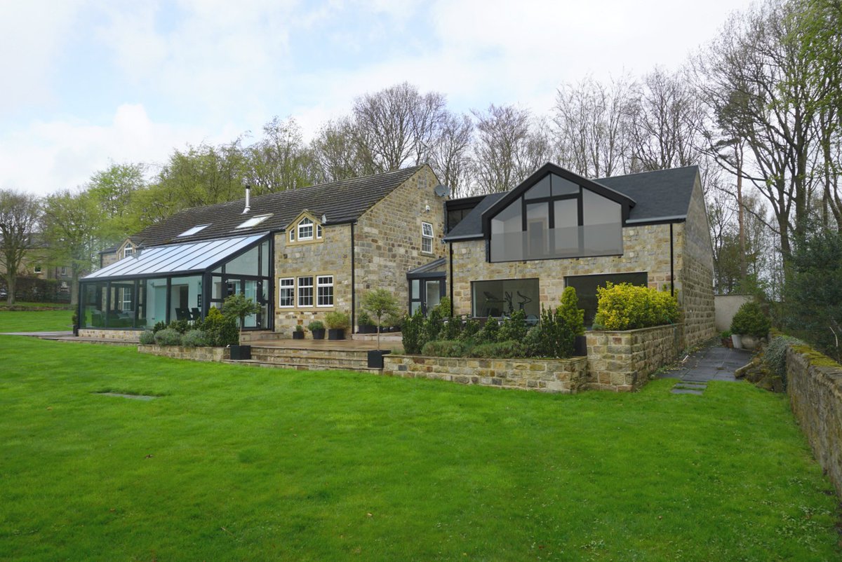 TownscapeHG1's tweet photo. This vaulted glass side extension has created a master bedroom suite overlooking historic parkland #harrogatearchitecture #architecture #Harrogate #design #glassextension #glassextensions #vaultedglass #masterbedroom https://t.co/hS7tO1xxBg