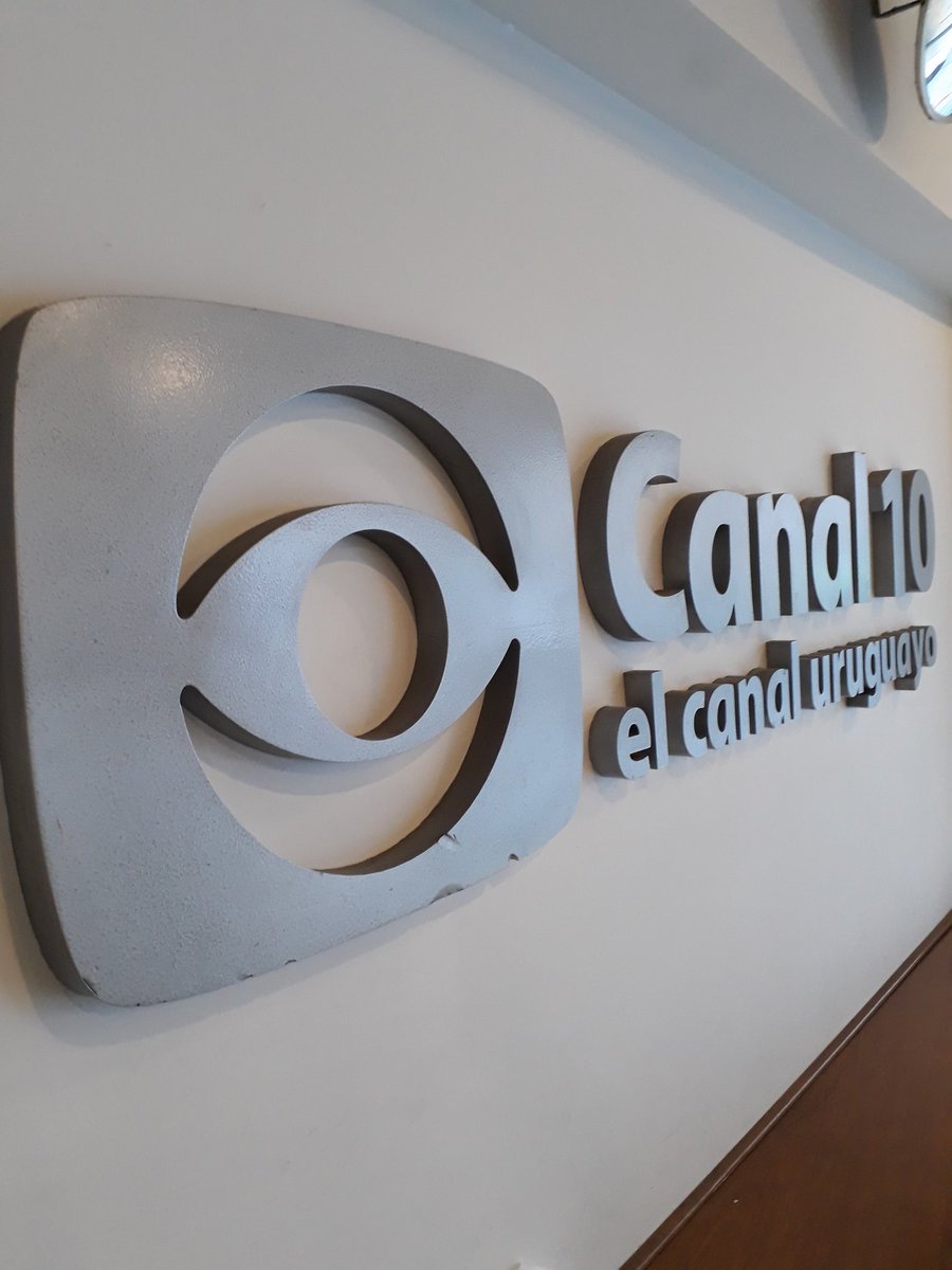 Buenos días!! Ya estamos en Canal 10, arrancamos la mañana cantando en <a href="/arribagente/">Arriba Gente</a>. Gracias por recibirnos!!