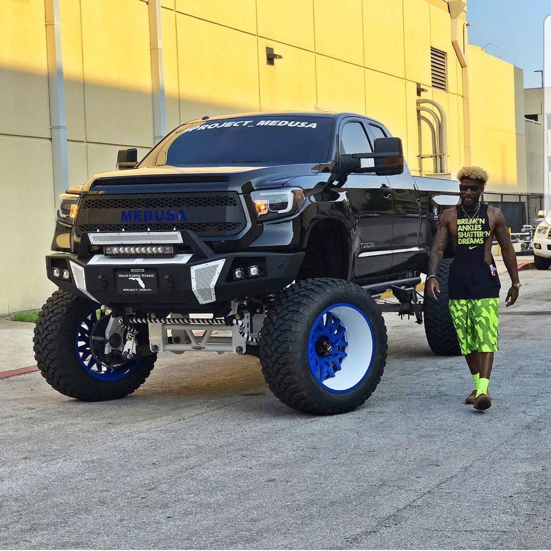 Mondays are for bosses 💪

2014 #ToyotaTundra SR5
19' Bulletproof Suspension lift
24x14 AT-184 DNA
40 @rollingbigpower 

Owner: Corey West

#mondaymotivation #projectmedusa #toyota #tundra #at184dna