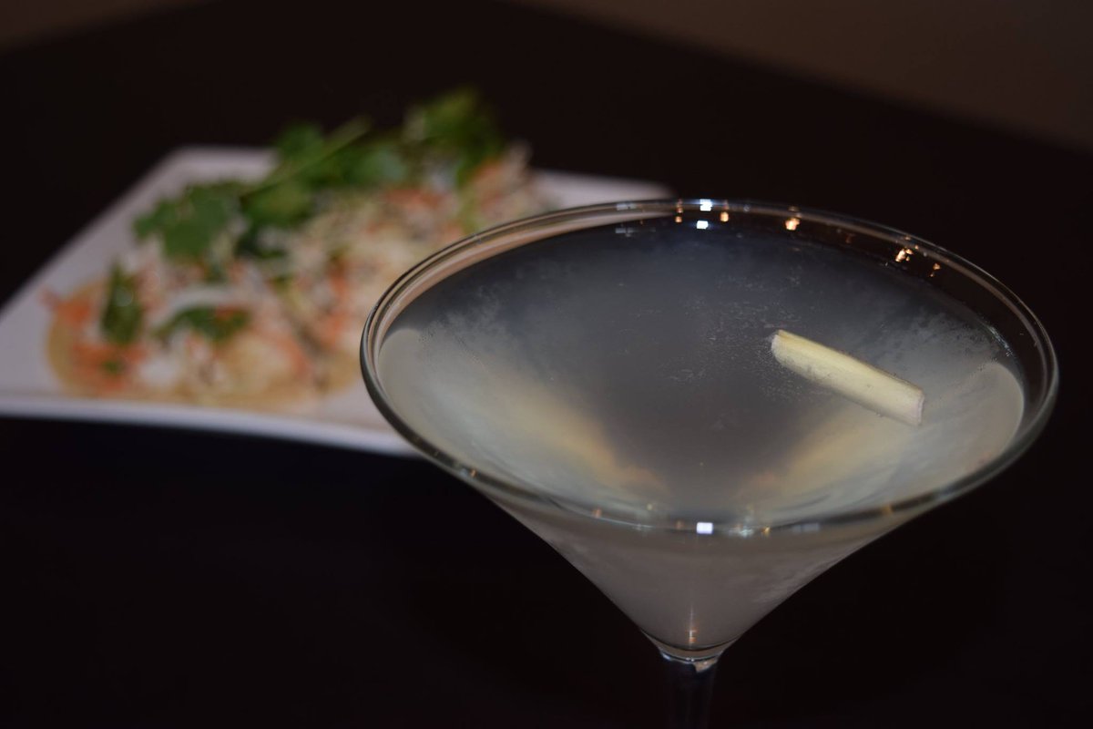 KEORestaurant's tweet photo. Martinis on Monday go with everything! #joinus

#happyhourtulsa #tulsathaifood #tulsathaifusion #Tulsapho #Tulsathai #eatlocaltulsa #tulsacatering https://t.co/n7ZHmFq08i