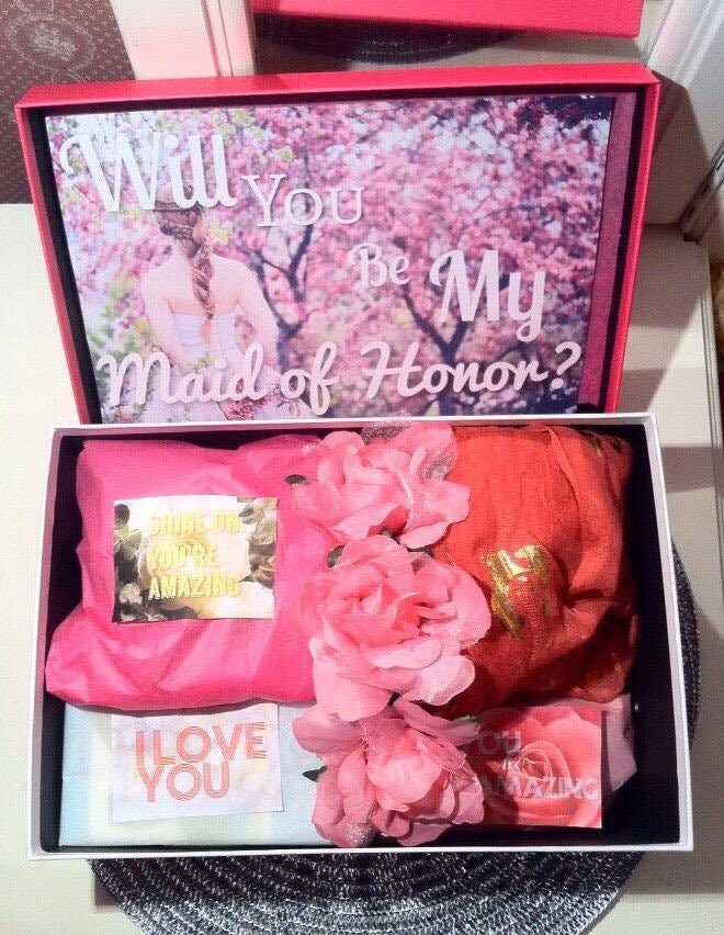 urbeautifulbox's tweet photo. Maid of honor #proposalbox #maidofhonor order here โค๏ธhttps://t.co/FqwFuAdc6K https://t.co/YoJSVc7xsk