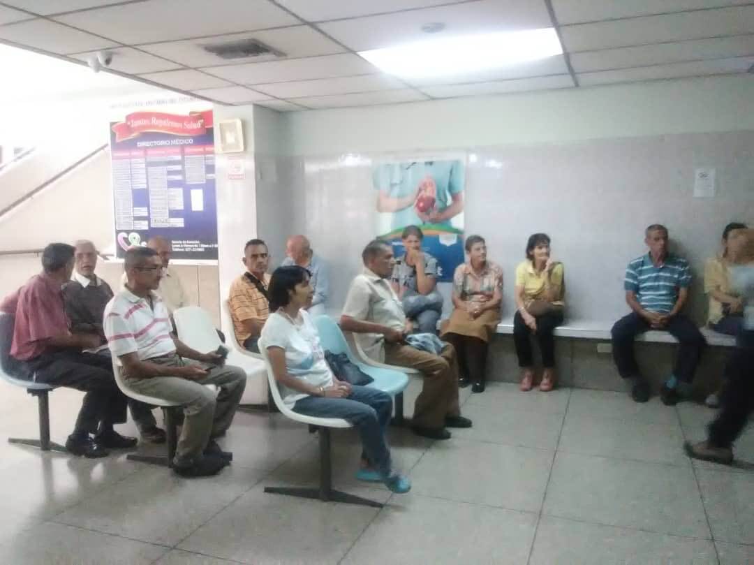 Diario_Tiempo's tweet photo. #RegionalET
Más de 300 valeranos atendidos por el Voluntariado de la Ayuda Humanitaria en jornada de pesquisa
-
Realizaron la primera jornada el pasado sábado #1Jun en la Sociedad Anticancerosa @sadetvalera #Valera #Trujillo
https://t.co/6aR0xlPCVR https://t.co/zJOmsgbs4l
