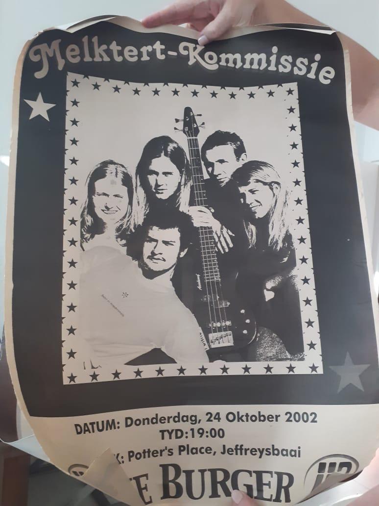 DieMelkterte's tweet photo. Melktert posters uit die argiewe!!! Kom kuier saam by @dieboerteater Durbanville hierdie Donderdag 6 Junie...ons gaan 17jaar se songs doen. #diemelktertkommissie #melktertkommissie #dieboer https://t.co/iDcW7VrQ2p