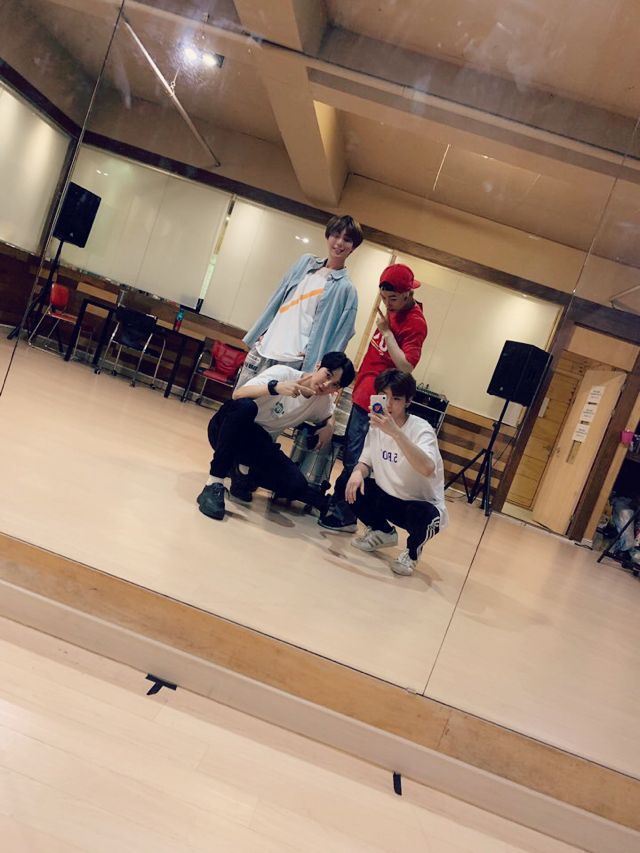 TS7_official's tweet photo. [#일급비밀] 슬슬 여름느낌🔥😊 https://t.co/3YGK7SwdH4