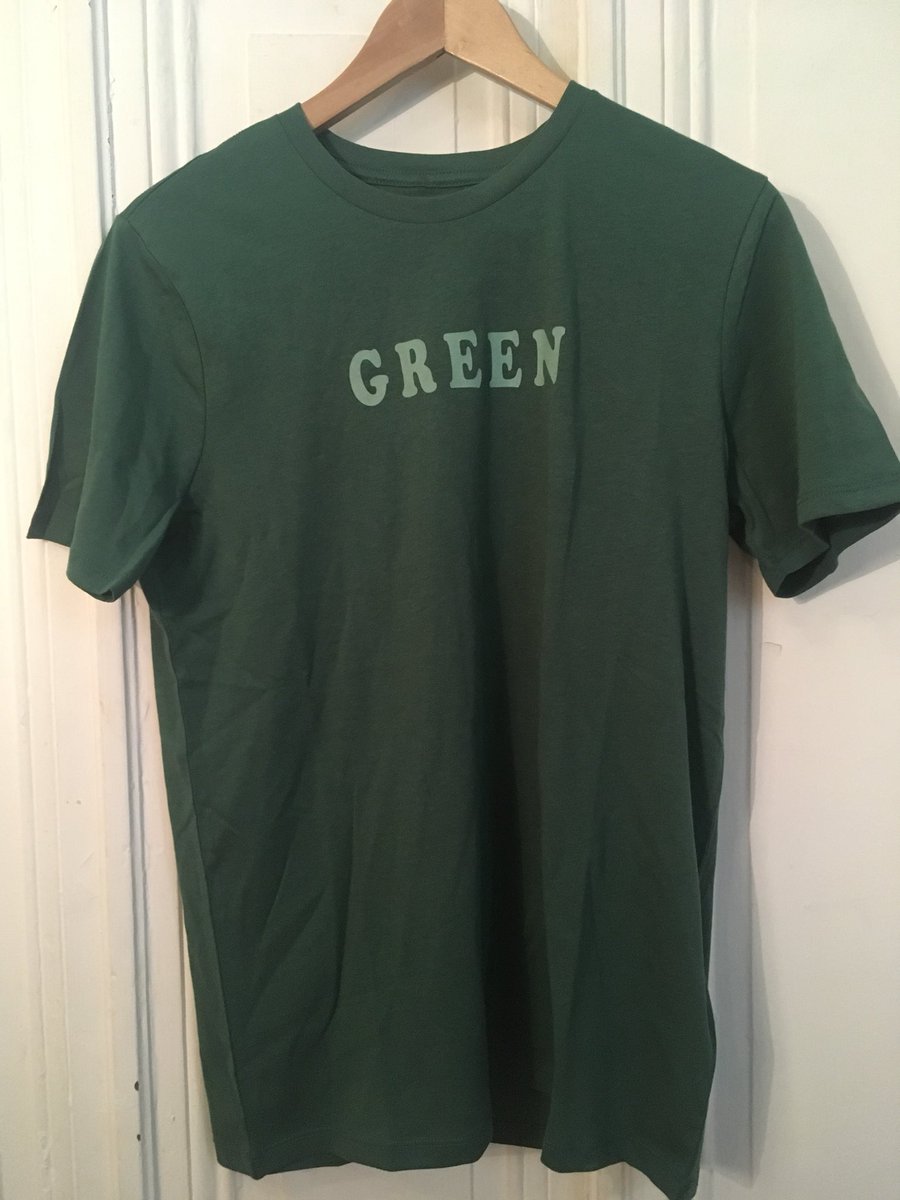 On sait comment s’habiller maintenant à la Green Work Agency !! #green #tshirt #bleudetravail #vert