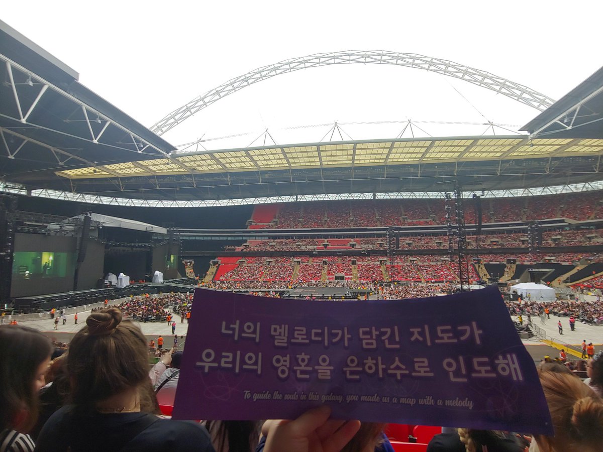 reflection1210's tweet photo. 웸블리 2일차 눈물바다😭 https://t.co/e1xbZUF1C6