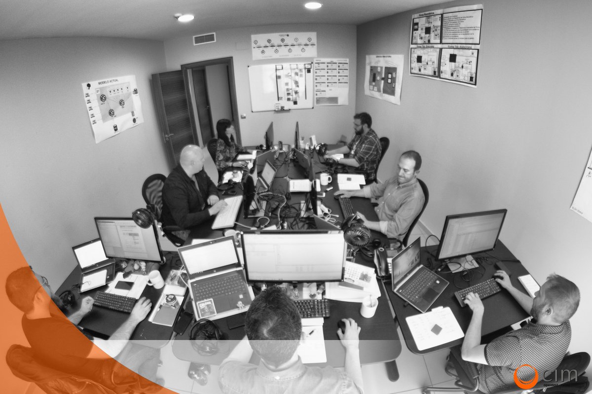 cim_ecm's tweet photo. Tres meses ya del nuevo equipo en las oficinas de Ciudad Real, el tiempo pasa volando! #CIMTeam https://t.co/qSsiHuNHoG