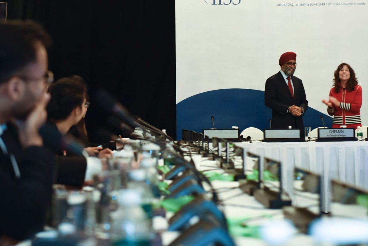 CanHCSingapore's tweet photo. We were pleased to have 🇨🇦 #Canada’s Minister for National Defence, The Honourable @HarjitSajjan, in 🇸🇬#Singapore for the 18th IISS Shangri-La Dialogue!
@IISS_org
#security
#defence
#dialogue
#exchange
#diplomacy
#SEAYLP
#SLD2019
@ShangriLaHotels https://t.co/wWddlKWLRc