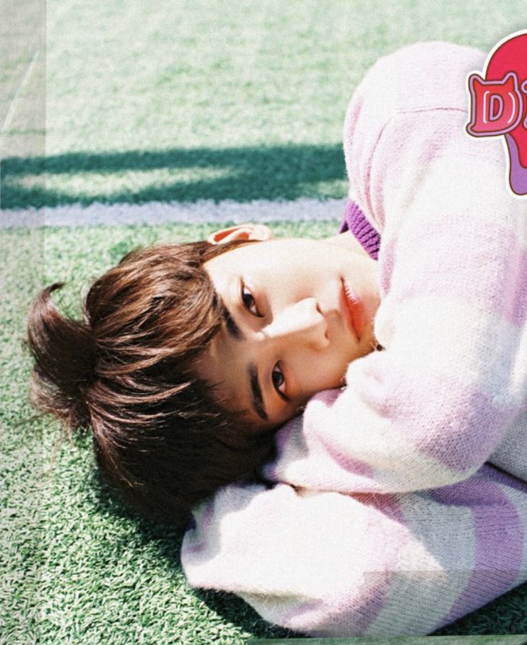 jaeminpic's tweet photo. me pretending to sleep when my parents walk into my room https://t.co/5DDq0DkusF