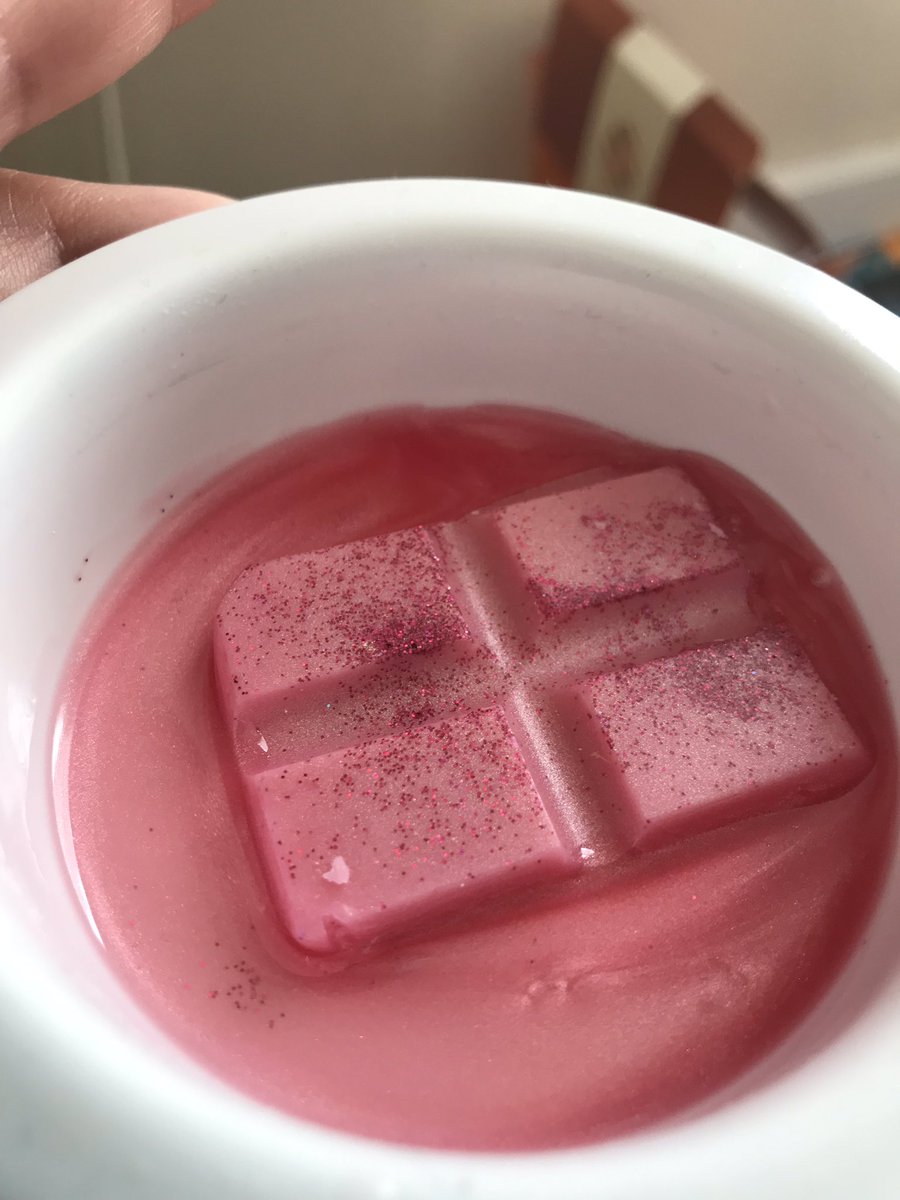 ScentsScentual's tweet photo. We’re not saying our wax melts are the prettiest out there but you can’t argue with this... 🙈

 https://t.co/wEjk4to5UN

#waxmelts #wnukrt https://t.co/dmusLACtU4