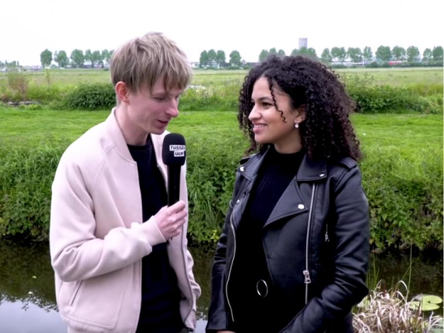 NPORadio1's tweet photo. Waarom wordt er neergekeken op het mbo? Chaimae (18) gaat op onderzoek uit in #KNOWSHIT van @3FM Tussenuur: https://t.co/fklMBenHgg https://t.co/pGsBcws8vl
