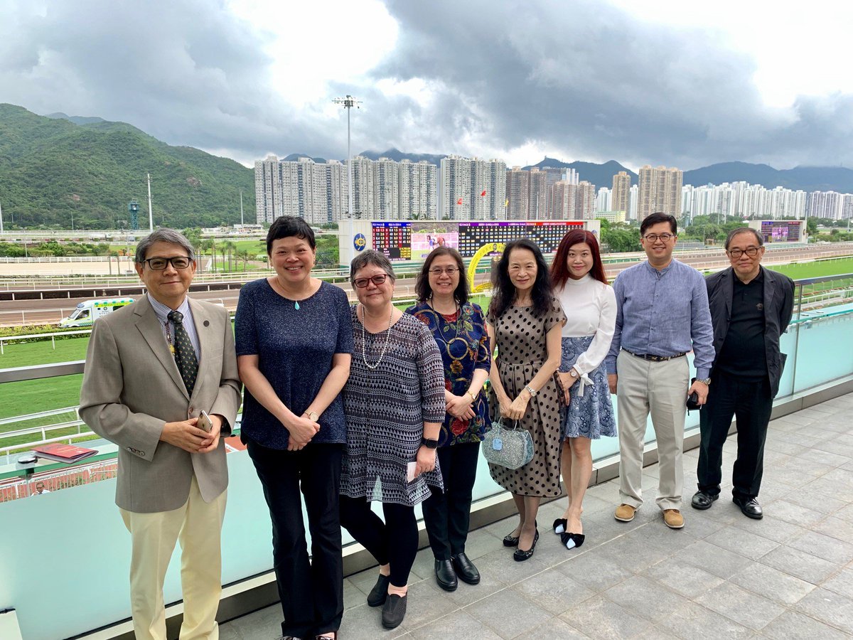 hku_education's tweet photo. The HKU Reunion at the Races organised by the HKU Foundation and held in conjunction with the HKU Alumni Association Challenge Cup was held successfully on June 2, 2019. It was a great opportunity to thank and network with our alumni, supporters and friends. https://t.co/YkDT02eJZk