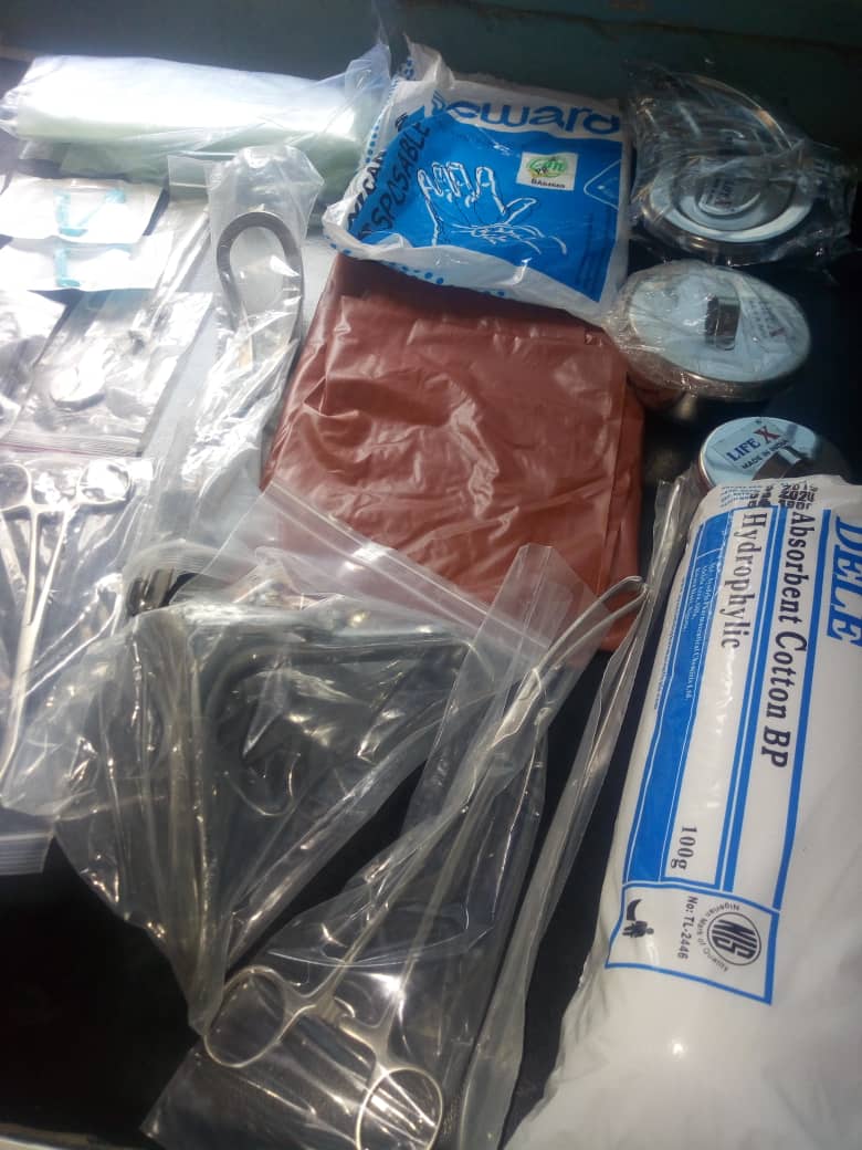 AbiodunEssiet's tweet photo. Last month, i got some equipments for the health care center in my community. Now for the first time, they have a complete delivery set. Am committed in promoting health care service delivery.. @amac_nig. @AHBNetwork. @NphcdaNG. @EVA_Nigeria. @VaccineNet_NG. @Fmohnigeria. https://t.co/Qs0g4l5gk2