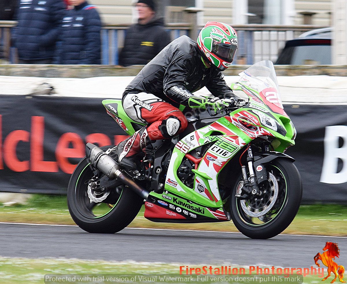 FireStallion666's tweet image. #matthewrees #reesracing #nw200 #roadracing #Kawasaki @reesracing25 @northwest200 @RoadRacingLife @LivingRoadRaces @irishroadracing @roadracingfans @Kawasaki_News #firestallionphotography