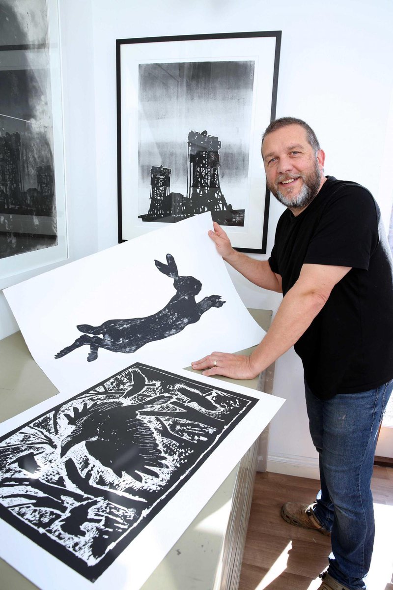 Great photos of printmaker Andrew Dalton by <a href="/DoughtyPhotos/">Richard Doughty</a> in last week's #NorthernEcho for <a href="/NY_open_studios/">North Yorkshire Open Studios</a> #ARTPR #EventPR