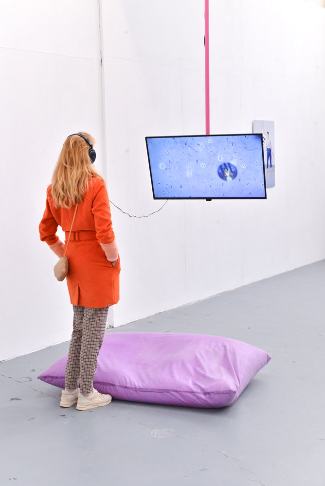 platformpost_'s tweet image. De laatste week van de tentoonstelling On the Line of the Equator is aangebroken. Bezoek Expoplu deze week en verbrand een vlag! Open op woensdag t/m zondag, tussen 12.00 en 17.00. #kunst #nijmegen #expoplu #engage #tentoonstelling 
Foto's: Floris de Vries