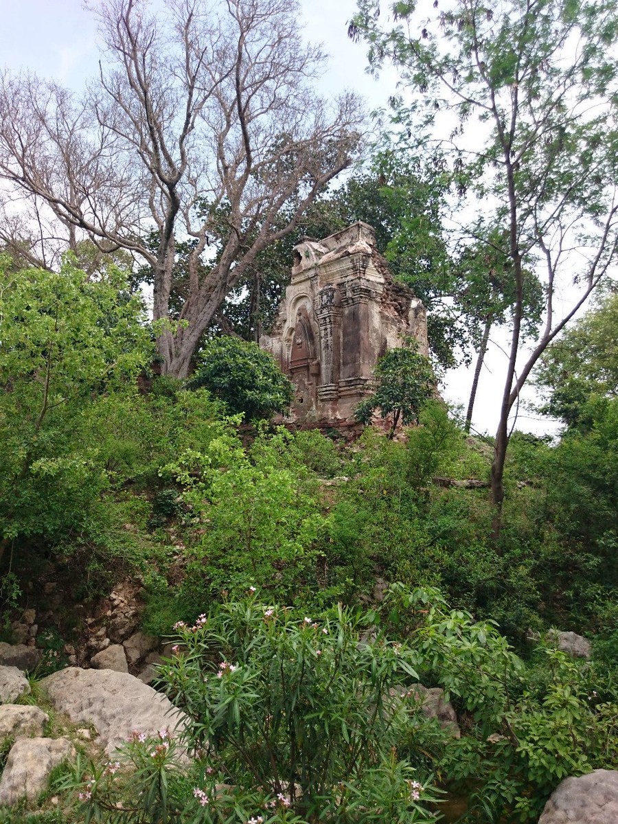 SalookP's tweet photo. #ShivGanga #Temple #Heritage #IndoPak #Salook #شیوگنگا #مندر #ورثہ #پاک_و_ھند #سلوک https://t.co/IsKjCQL3pG