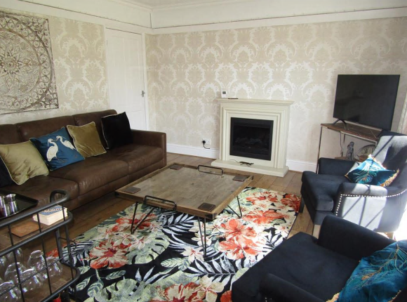 HuntersDN21's tweet photo. 🏠Woodfield Road, Gainsborough, £140,000🏠

NEW TO THE MARKET...

A three/four bedroom link semi detached house located in a popular residential area of the market town of Gainsborough.

📞 Call us today to arrange a viewing - 01427 616118 
💻 https://t.co/cogMgeZ0oW

#Hunters https://t.co/LVMnNxnRX1