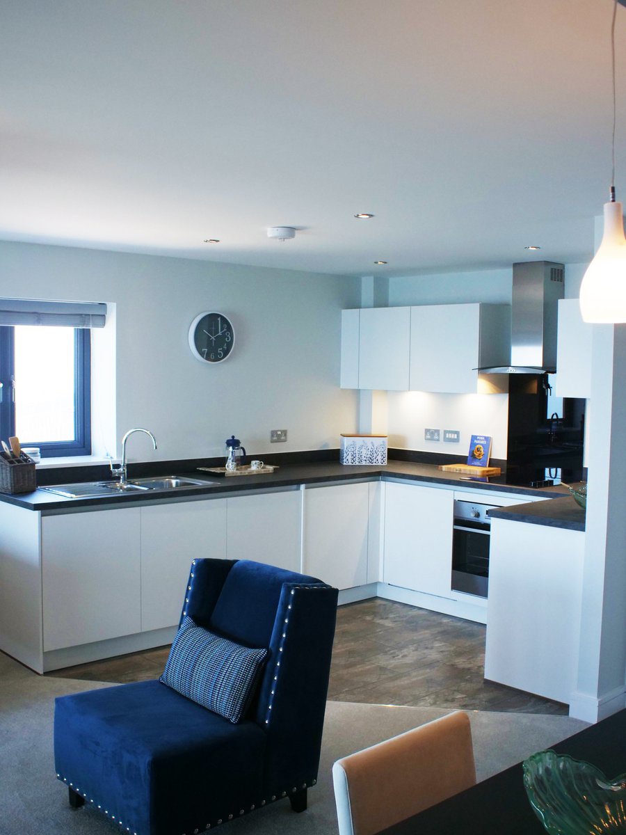 livetech's tweet photo. Some photography we recently conducted at the Blue Bay Homes development 'The View', Old Colwyn!
The homes themselves are stylish, modern dwellings with unbelievable views across the bay of Colwyn and the Irish sea. #modernliving #stylishhomes #homeswithaview #droneshots https://t.co/RkEPQvUPSD