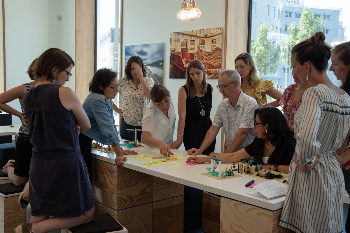 Le team building permet à tous les collaborateurs de s’impliquer dans une activité collective, et par ricochet dans la société. Il renforce la cohésion et la motivation des équipes !
#portrambaud #event #confluence #lyon #rooftop #seminaire #entreprise #lieuatypique #placetobe