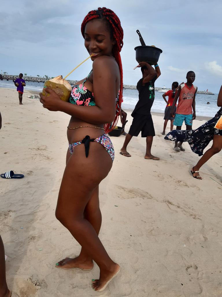 blvckbillionair's tweet photo. I got into a new family this weekend
#WalkaRepublic , we started our #LagosInTheNeck tour.
We visited #TarkwaBay yesterday, mixed memories tbh, the boat cruise where I almost died to the palm wine that gave me headache to the bikini sighting to eating the best suya around. https://t.co/VGoAugtsv2