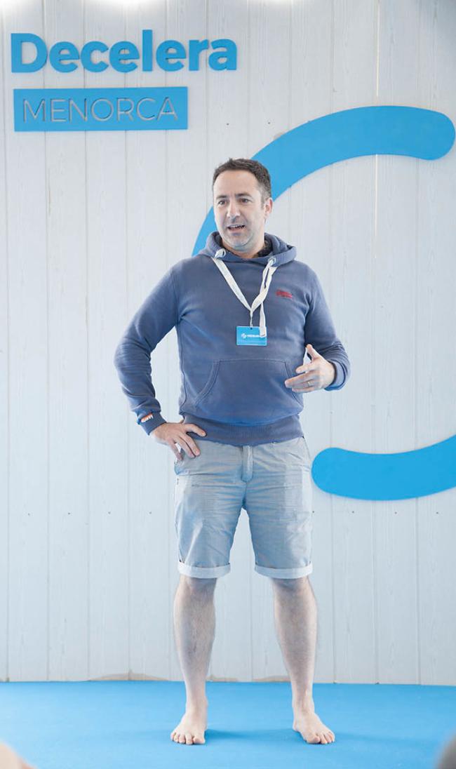 decelera_com's tweet photo. @RobinDataHood is here!! and his CEO and co-founder is Jorge Marin-Camba 😍

He is one of our 🔝 #StartupHeroes in #DeceleraMenorca19 and his company is aligned with #SDG goals, like Good Health and Well-being and Sustainable Cities and Communities. https://t.co/JdGwGzgqfm