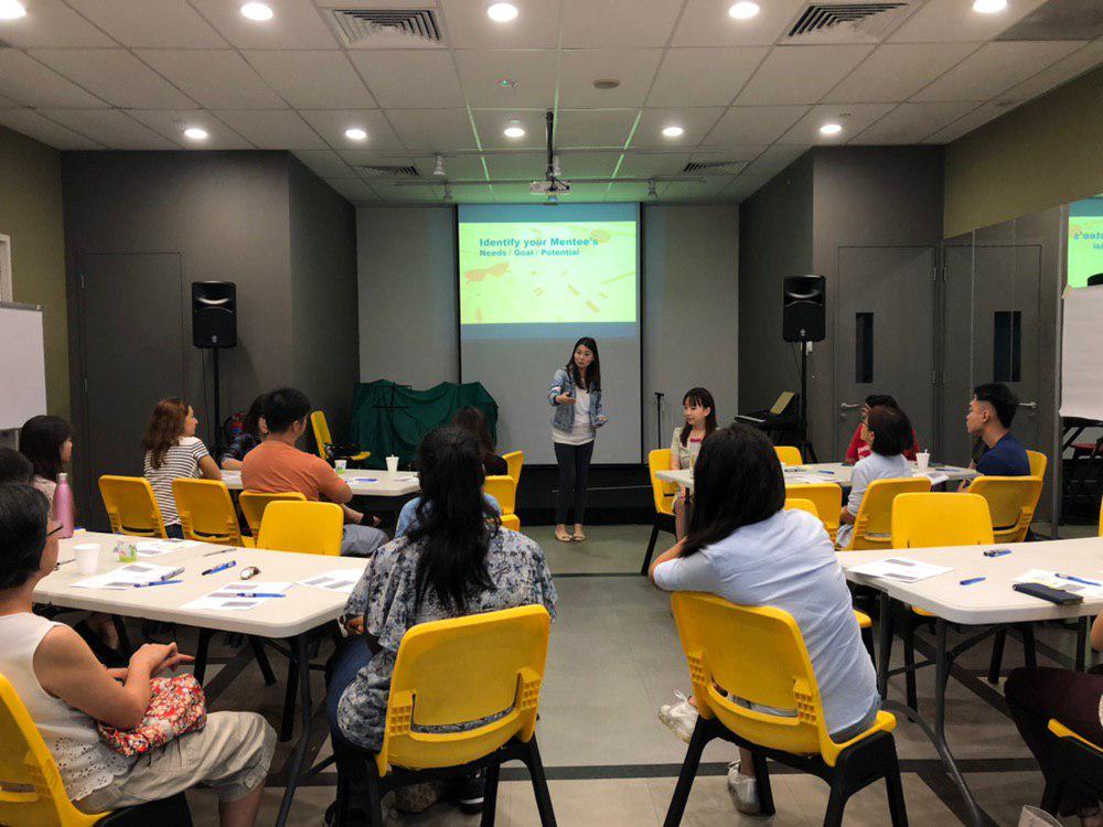 lifecommunitysg's tweet photo. SuperMentors, Assemble!

18 mentors from our EduGrow programme came together last Saturday to learn from one another in their mentoring journey. 
The session was organised and led by fellow mentors, who stepped forward to share their knowledge and skills. 

#Thankful
#Mentoring https://t.co/twN6ctDvg8