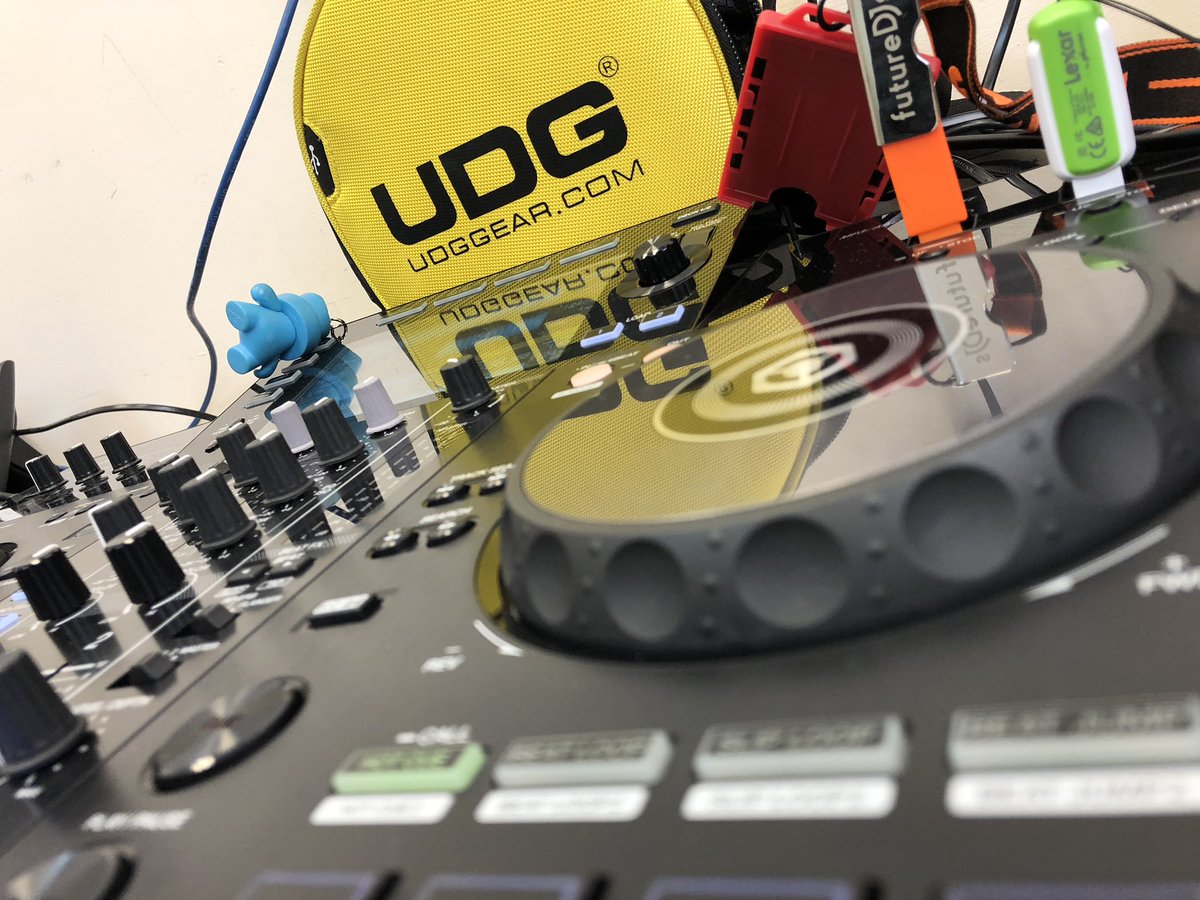 NinaWildeUK's tweet photo. Tutoring day today
Promo checking this week for my next gig.
Can’t wait to see what bangers i have in my inbox 🙂 https://t.co/U18NuOa5mV