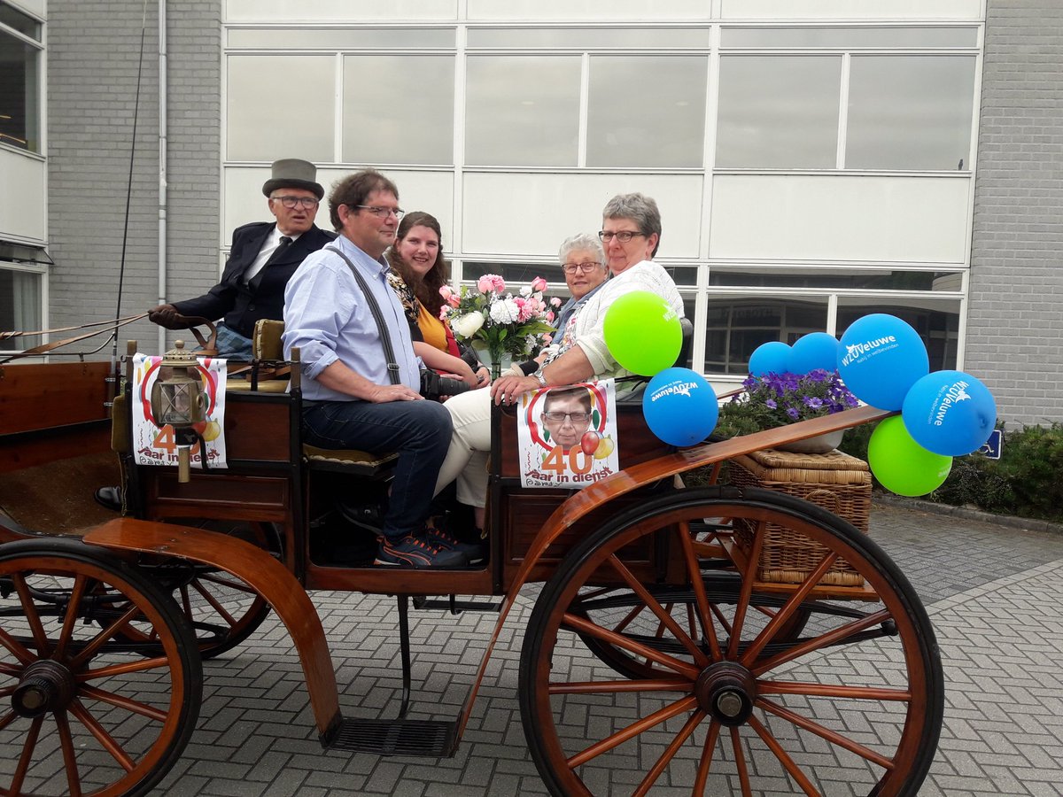 G_Pannekoek's tweet photo. Een bijzondere jubilaris van 40 jaar werken in de zorg. Dirry Liefers gefeliciteerd  namens cliënten,  medewerkers en vrijwilligers van locatie  Rehoboth @wzuveluwe https://t.co/pM7epD98AW