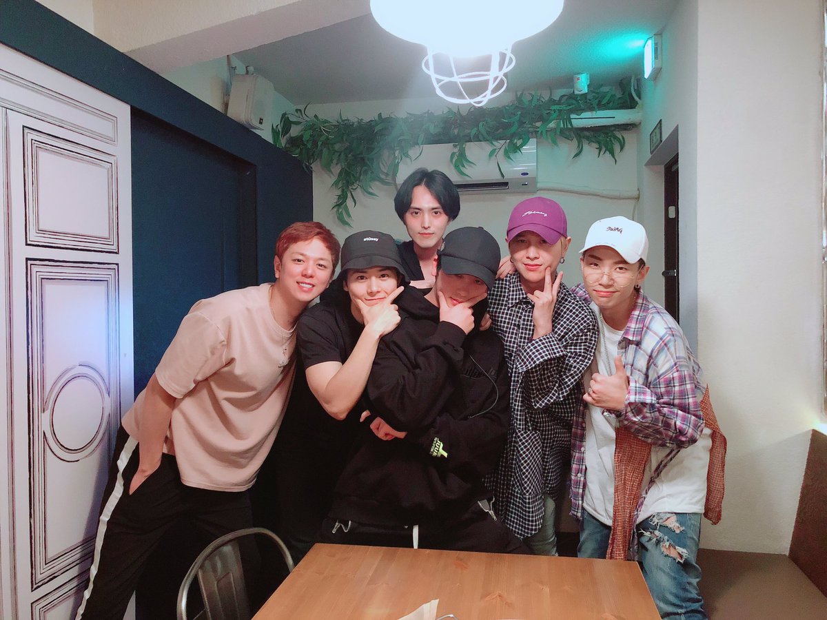 ZEA_MW's tweet photo. 광희형은 해외에 있고 시완이형 태헌이형 스케줄 때문에 못 모였지만 너무 즐거웠습니다 !!
희철이형 제대 축하하고 우리 형식이는 군대 잘다녀오공 ❤️
다들 사랑합니다❤️

#제국의아이들 #문준영 #김동준 #정희철 #박형식 #하민우 #케빈 스케줄때문에 못온 #황광희 #임시완 #김태헌 https://t.co/DI3kPCdgEC