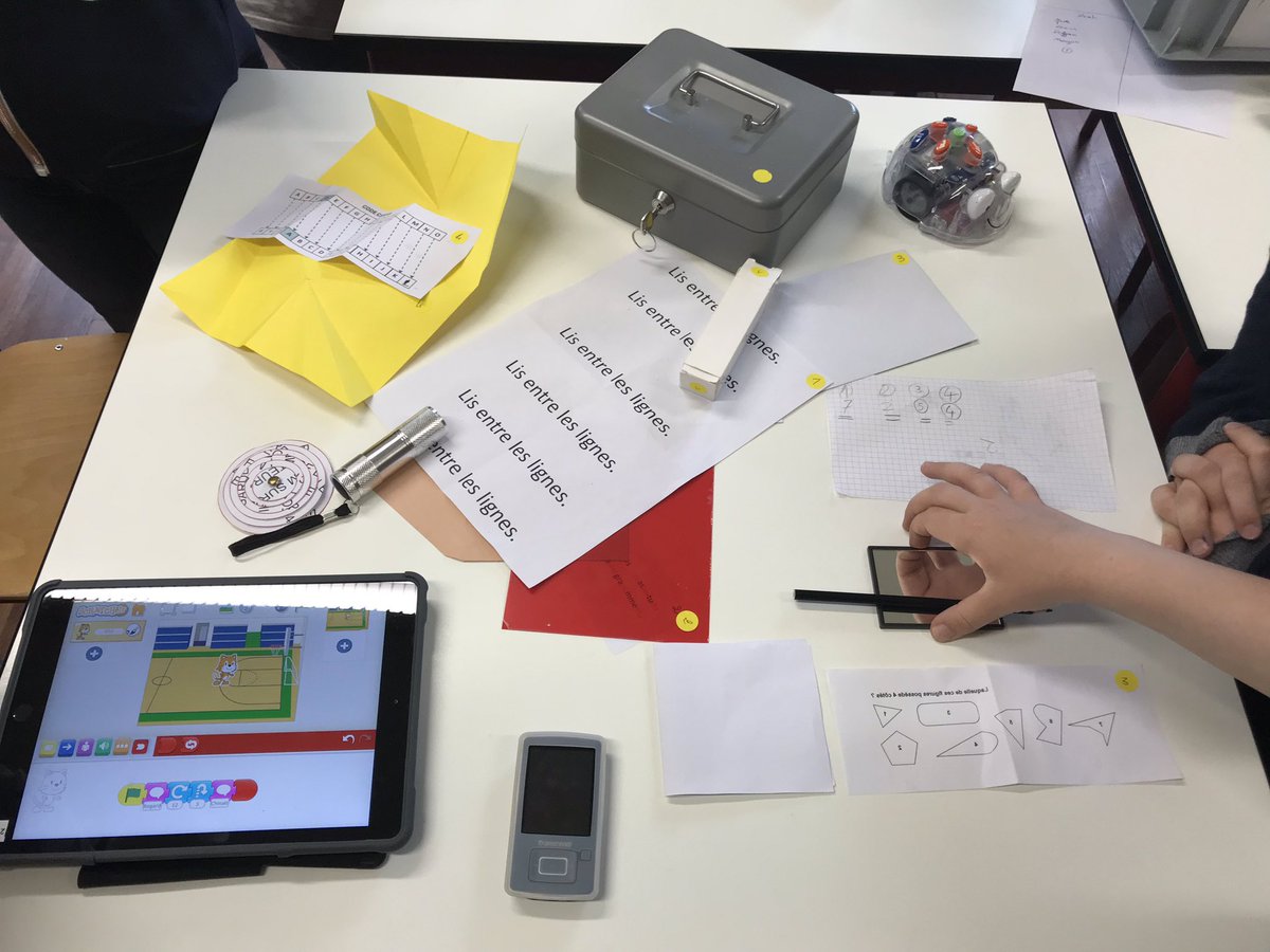 EcoleEcouche's tweet photo. Suite au #Normandeday à Argentan, intervention de @canope_61 ce matin pour une démonstration d’un Escape game avec utilisation du numérique...
Les enfants ont adoré https://t.co/e6RSZ5Oj8N