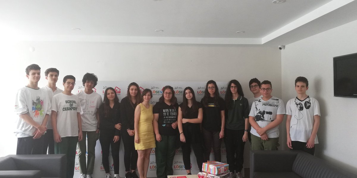 kyrkszucurtma's tweet photo. Fen-tek öğrencilerimiz kurmuş oldukları şirketlerden elde ettikleri kazancı "ÖNCE ÇOCUKLARIMIZ İYİLEŞSİN" diyerek Lösev'e bağışladı.İyi yürekli çocuklarım  @SanemBH @KvancBarlas @SelinGundogu @Glrbci @cecemsimsek @GencBasari @celikoren @losev1998 https://t.co/z2Wf4rZR57
