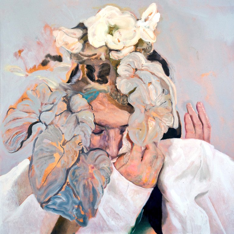 فستنجلي، بل لا أقولُ: لعلّها
ويحُلها من كان يملك عقدها..
إن الأمورَ إذا التوت وتعقدت
نزل القضاءُ من السماءِ فحلّها!⁩🙏🙏