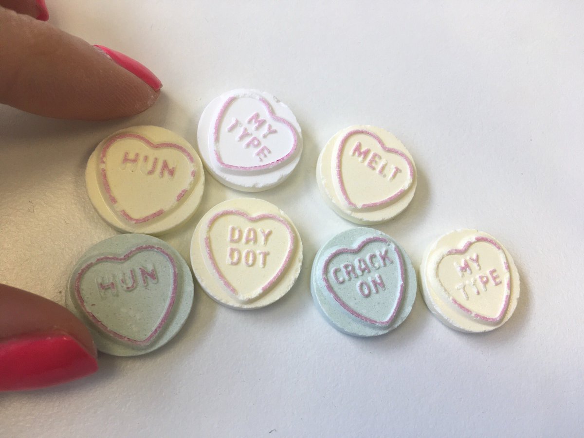 diannebourne's tweet image. So, @loveisland Love Hearts sweeties update - they’ve actually got #LoveIsland sayings on them as well!! #crackon
