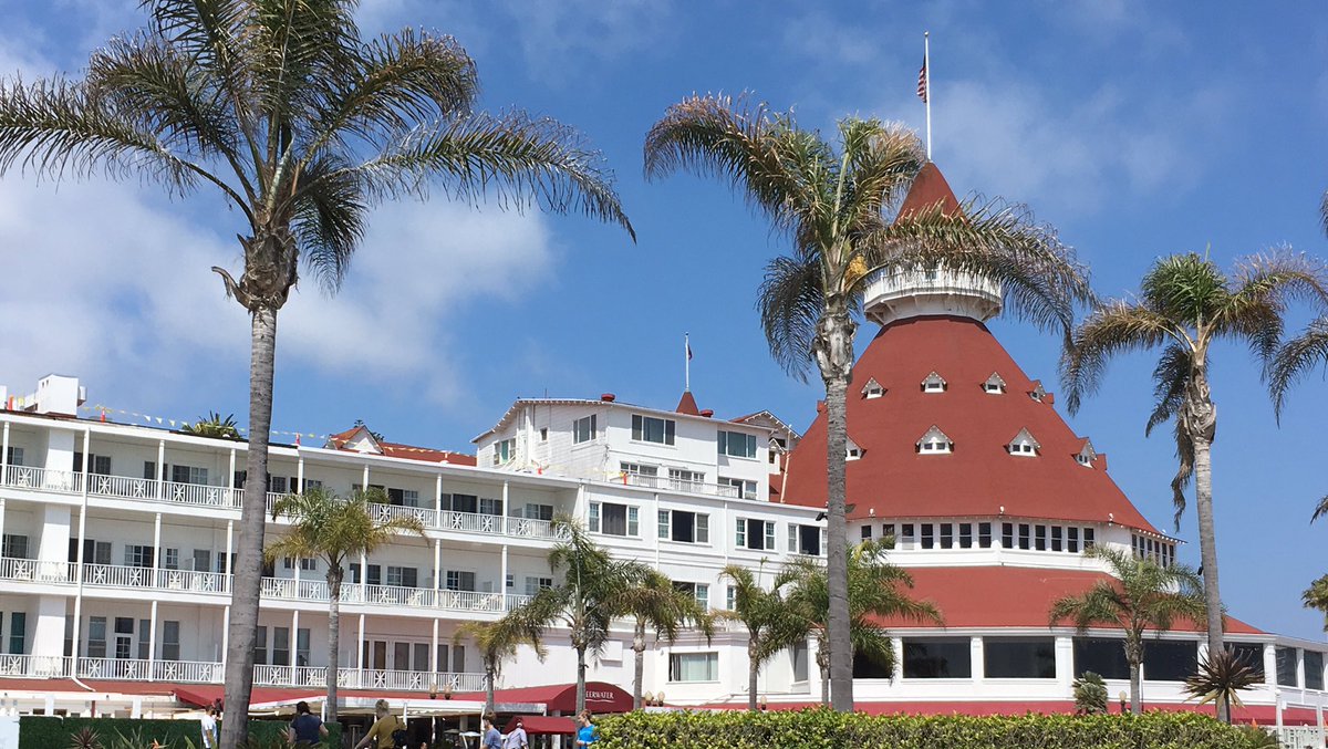 TasteTravelTour's tweet image. Built in 1888, @delcoronado is a must-visit and stay during your trip to #sandiego #historichotelsofamerica @TasteTravelMex #localtaste #socialsense