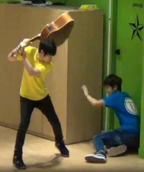 xxwoozi's tweet photo. woozi mingyu and guitar, times have changed https://t.co/t9pIfUXc6o