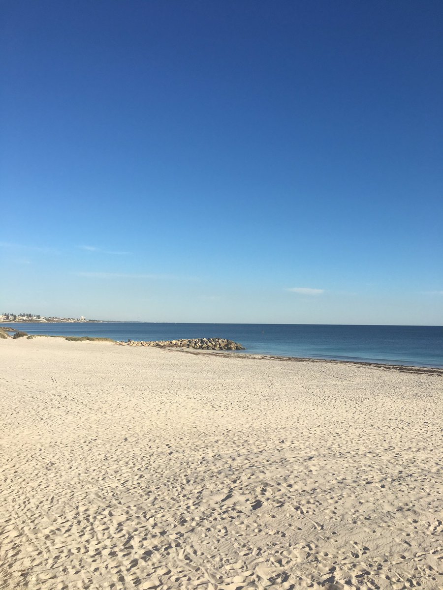 littlejayde's tweet photo. #PerthFect conditions for today’s #WADay @WestAustralia How will we manage tomorrow, being back in the office all day?! 🤔😫 #PerthLife #JustAnotherDayInWA https://t.co/nnWNQ27aOM