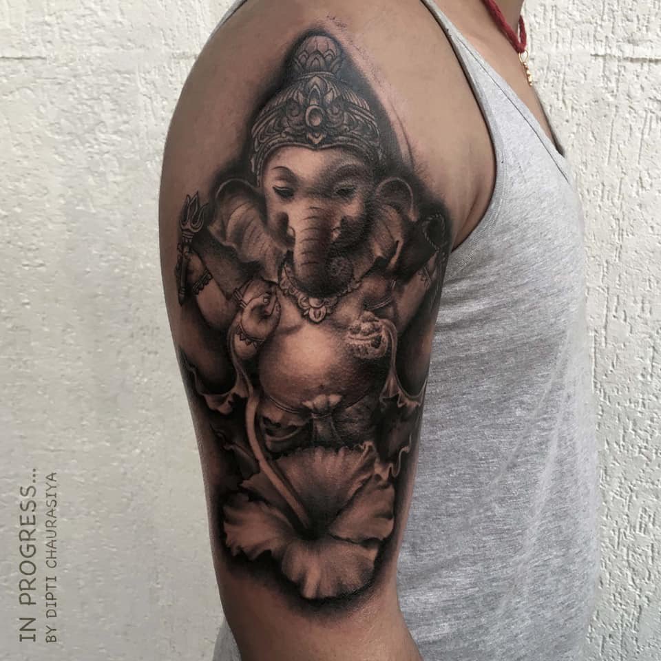 The lord neither arrives nor leaves.
He has existed before time and will exist beyond.
Made by DIPTI CHAURASIYA 
#lords #religioustattoo #ganesha #blackandgrey #femaletattooer #artlove #worship