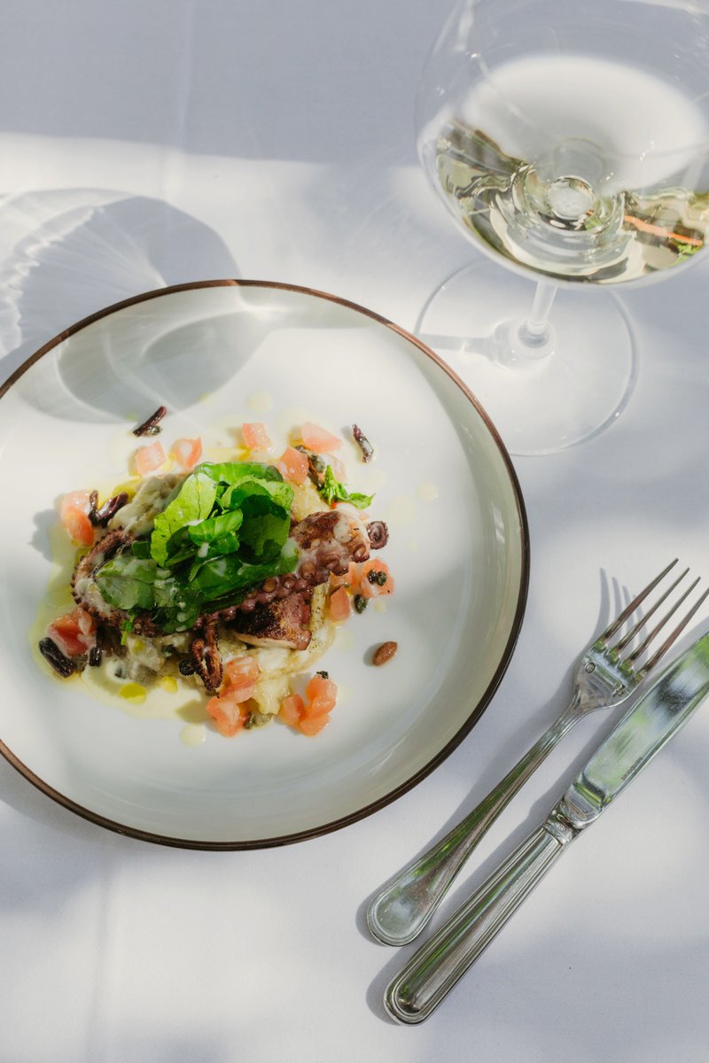 RegentStreetW1's tweet photo. Celebrating the great history of Tuscan wine and cuisine, #FoodWastePledge participant @Frescobaldi_LDN consciously cuts down on produce waste whilst creating elegant flavourful dishes. Our top pick: Polpo arrositto, which cleverly uses leftover aubergine skin as foil 🍝 🍽♻ https://t.co/XcodvIWuZ6
