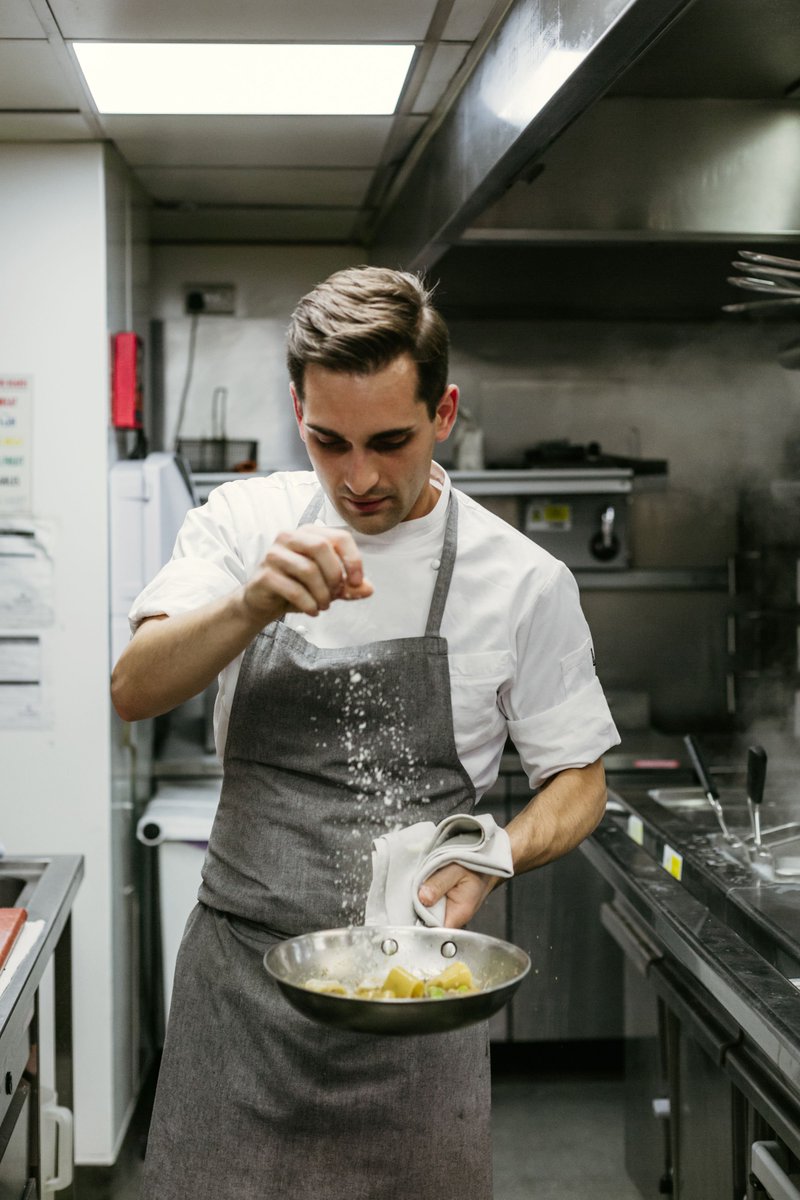 RegentStreetW1's tweet photo. Celebrating the great history of Tuscan wine and cuisine, #FoodWastePledge participant @Frescobaldi_LDN consciously cuts down on produce waste whilst creating elegant flavourful dishes. Our top pick: Polpo arrositto, which cleverly uses leftover aubergine skin as foil 🍝 🍽♻ https://t.co/XcodvIWuZ6