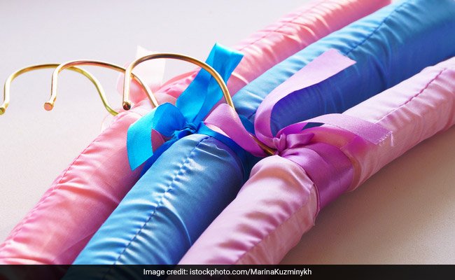 ndtvLifestyle's tweet image. 7 Clothes Hangers To Store Your Precious Garments
swirlster.ndtv.com/style/7-clothe…
#closetstorage