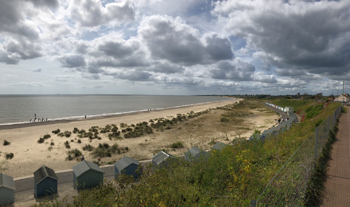 Ready2Give_CCN's tweet photo. We are in Lowestoft today for the second of 5 beach cleans alongside @sascampaigns #citycollegenorwich #surfersagainstsewage #environmentalawareness https://t.co/CWYmGNAc8Z