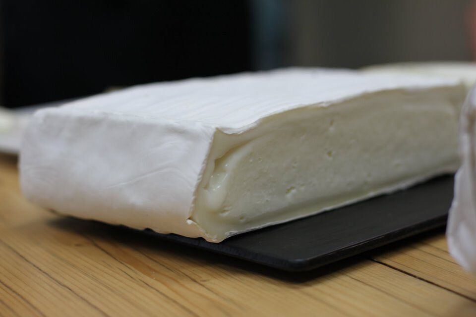 picnikcheese's tweet image. #Briqueta, de la Quesería Argudo, de textura blanda y fundente, es una delicia untable con mucho @SaboraMalaga.
 
#Picnik #Málaga #QuesosArtesanos
#felizLunes